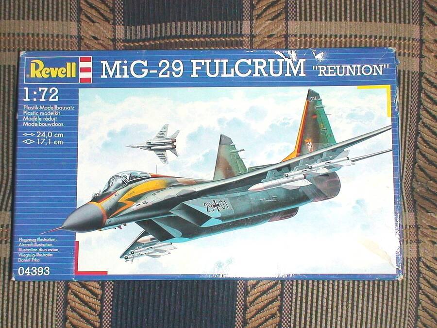 revell_.jpg