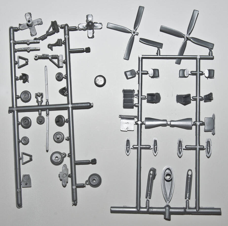 rotodyne_frog_358p_sprue_1.jpg
